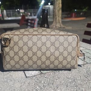 GUCCI GG SUPREME Beige Canvas Toiletry Fanny Pack Crossbody Wristlet  AUTHENTIC